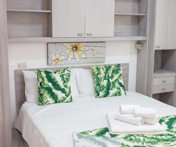 Bed & Breakfast La Quercia Budoni, Tanaunella 3*